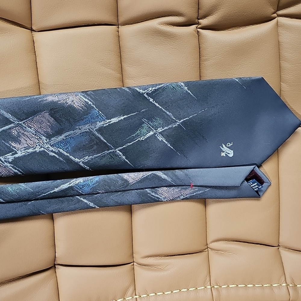 Vintage Don Loper Tie Designer Poly Silk Watercolor Metallic Blue Pink Green USA